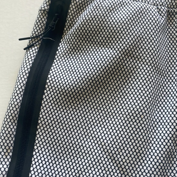 Nike Shorts Size XL - Picture 2 of 4